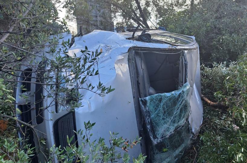 Bari, un Suv  finisce fuori strada all'alba ma nessuno lo segnala fino alle 8