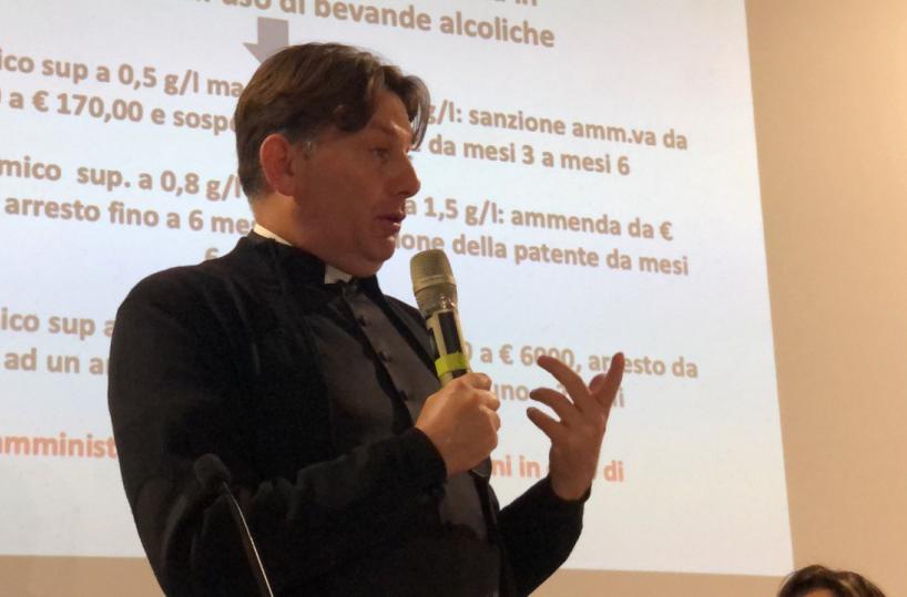 Don Antonio Coluccia, il prete anti-clan: «L’omertà non è un’attitudine cristiana»