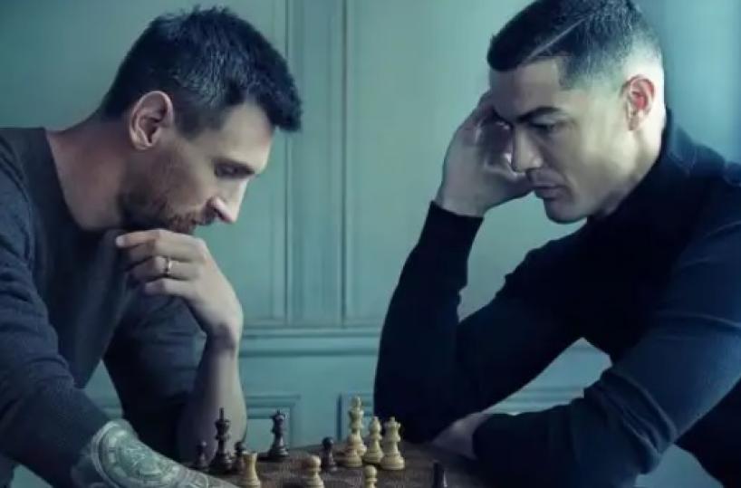 Messi e Ronaldo insieme solo per Vuitton: lo scatto fa impazzire i fan