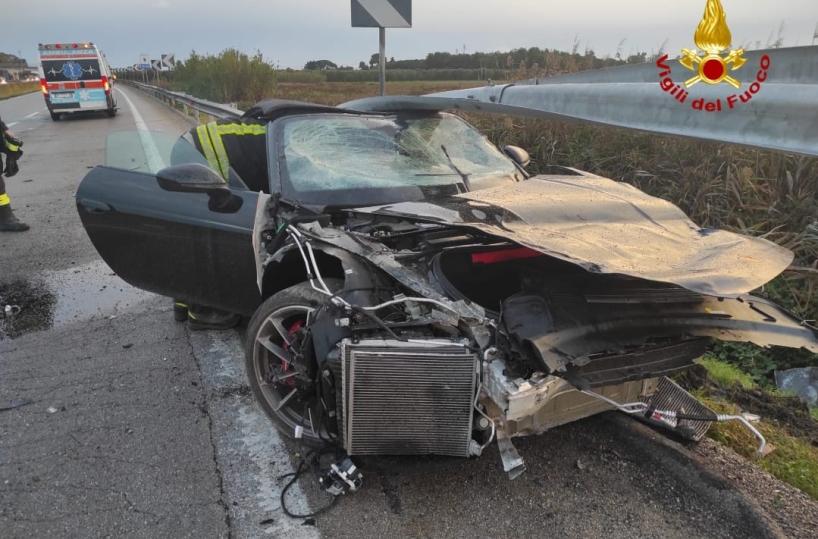 Auto fuori strada sulla provinciale 613 Brindisi-Lecce, un uomo ferito