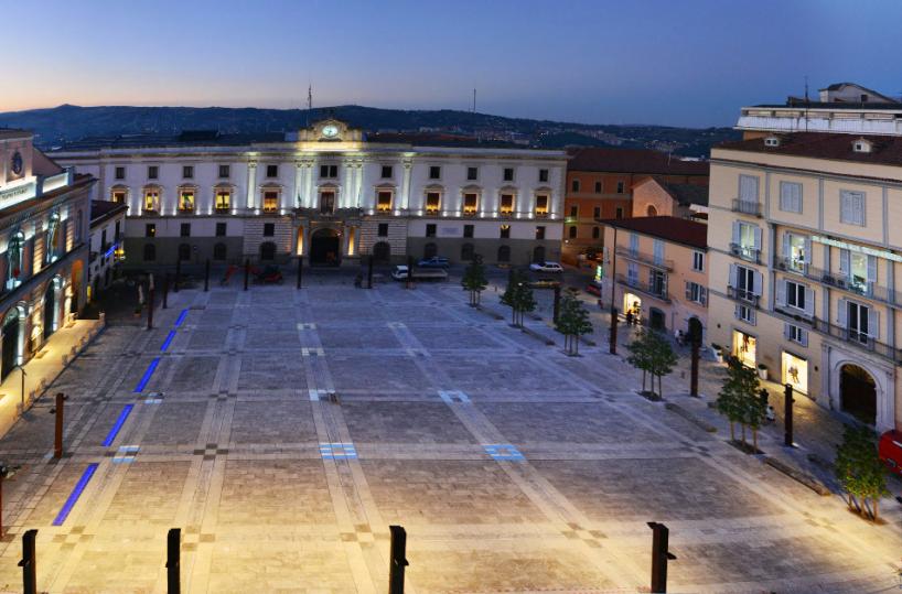 Potenza, «Piazza Mario Pagano venga riaperta alle auto»
