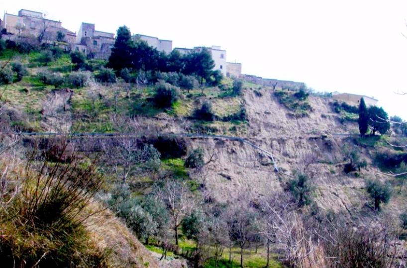 «Puglia ad alto rischio e si costruisce al buio»