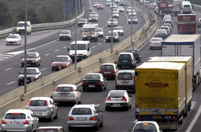 Bari, tamponamento fra 5 auto in tangenziale: traffico in tilt all'uscita di via Napoli