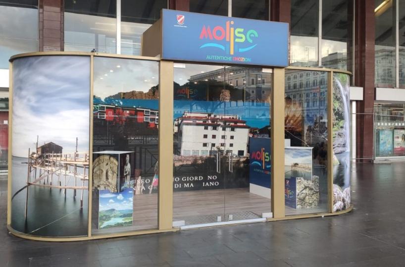 «Lo stand del Molise a Roma gestito da una ragazza salentina, non conosce il territorio», la polemica