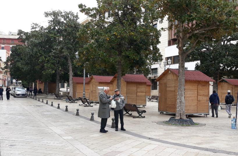 Brindisi,  il  mercatino di piazza Vittoria annullato: l'ombra di risvolti giudiziari sul caso