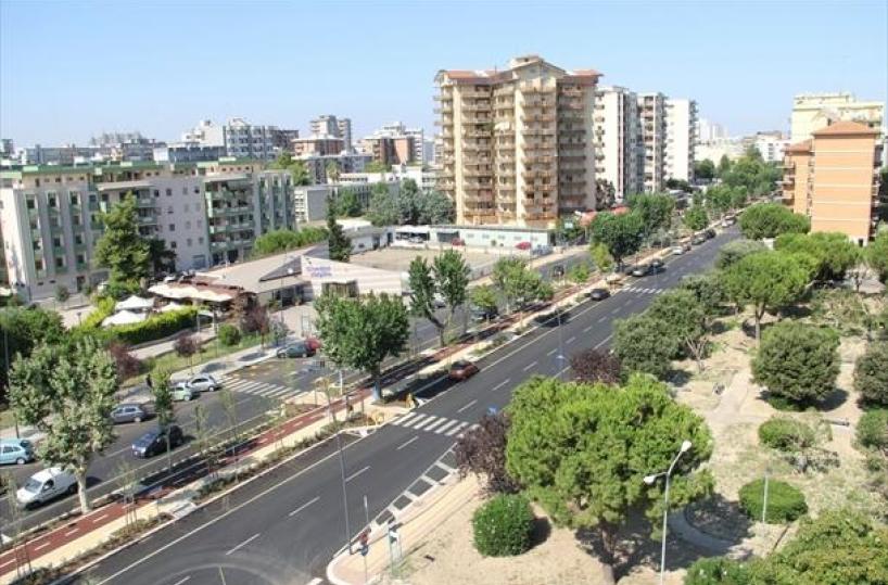 Ordigno artigianale inesploso nei giardini di Taranto: al via le indagini