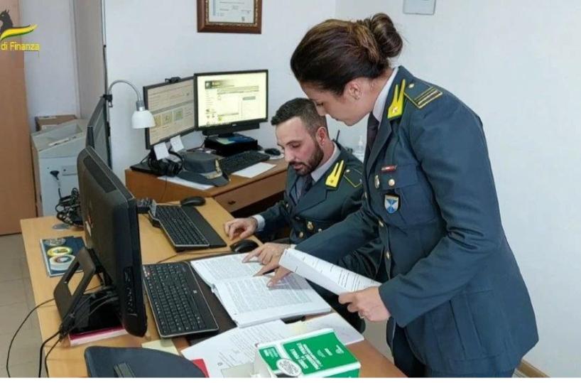 Taranto, evasione e reati fiscali: sgominato sodalizio criminale, 14 indagati, sequestro per 3 milioni