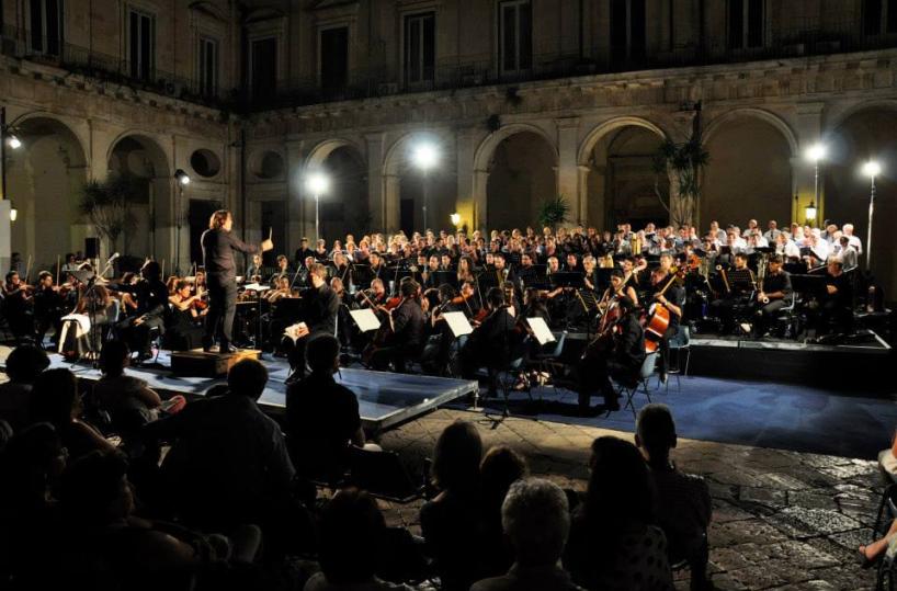 «Municipi Sonori», a Bari le più belle canzoni di Natale con l'orchestra di ottoni del Petruzzelli