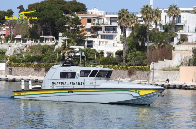 Bari, prendevano il Reddito e lavoravano in nero su motopescherecci e cantieri navali: controlli GdF