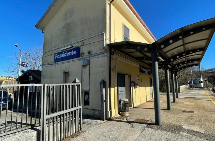 Possidente, festeggiati i 50 anni della fermata in stazione: il paese saluta il treno verso Foggia