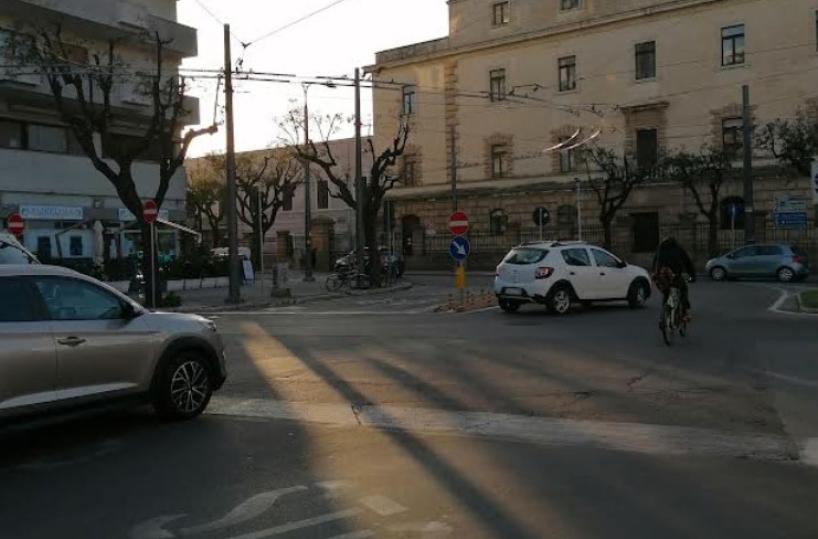 Lecce, quasi 2.500 multe in un mese per la svolta in viale Gallipoli