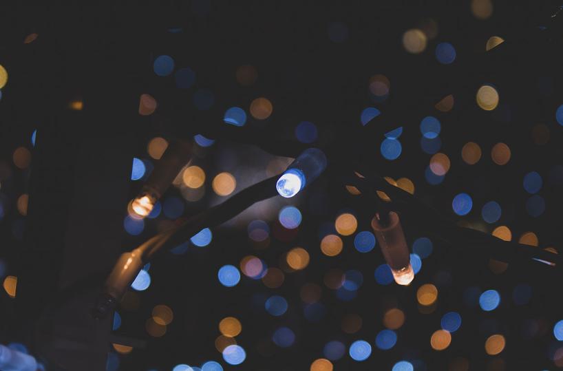 Per Marcello e la sua passione per le luminarie arriva «Babbo Natale» Michele Emiliano