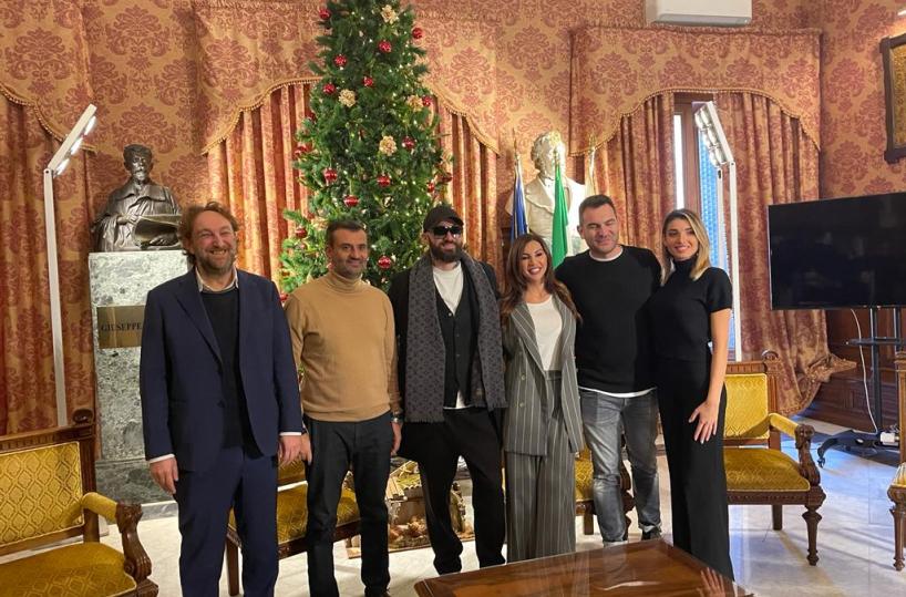 Bari, tutto pronto per il concertone di Capodanno: piazza Libertà si riempie per il soundcheck