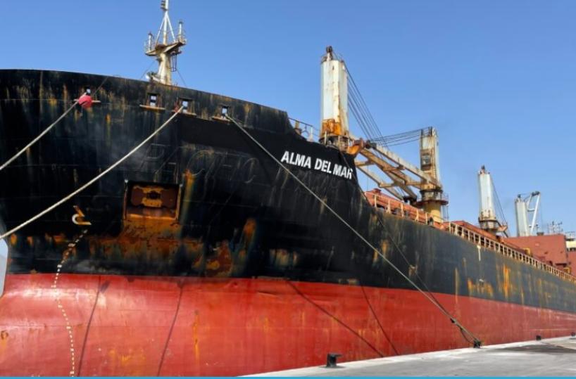 Taranto, la nave è poco sicura e l'equipaggio impreparato: scatta il fermo