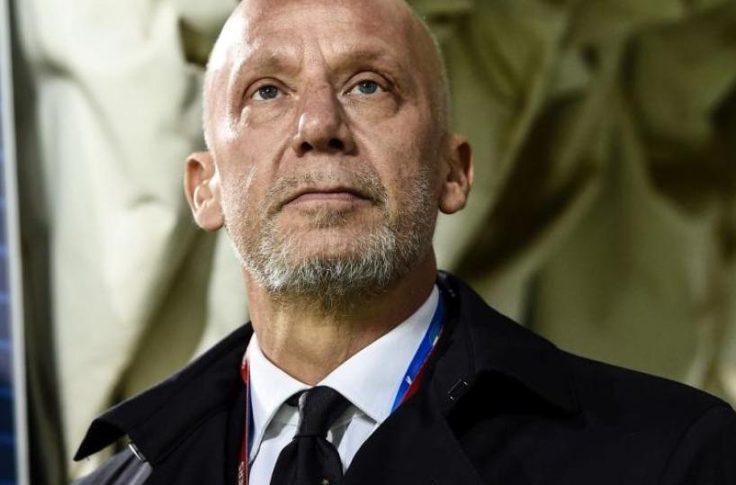 Vialli “Sospendo temporaneamente i miei impegni”
