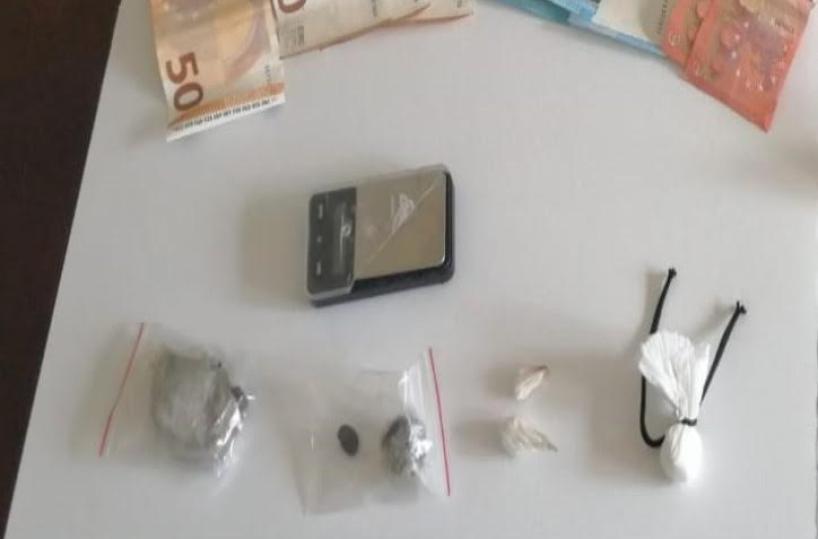 Taranto, spaccio di droga «itinerante»:  i carabinieri arrestano due fratelli