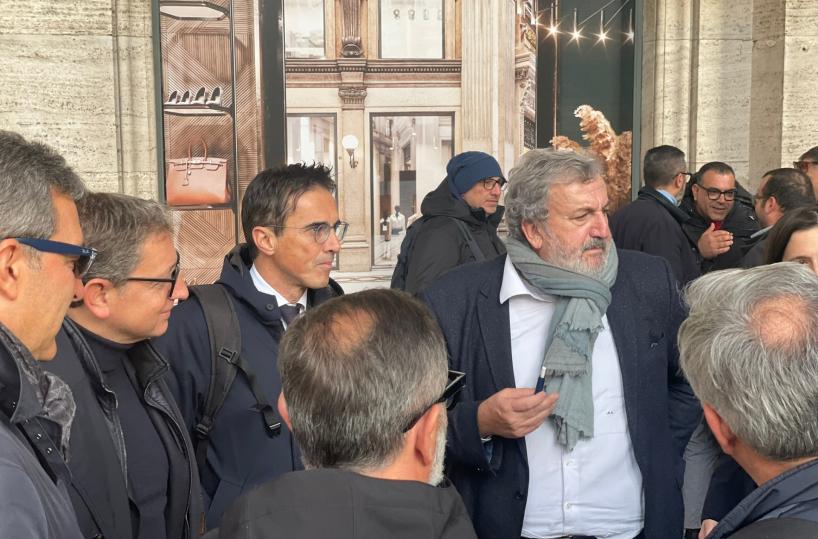 michele emiliano all'Ilva