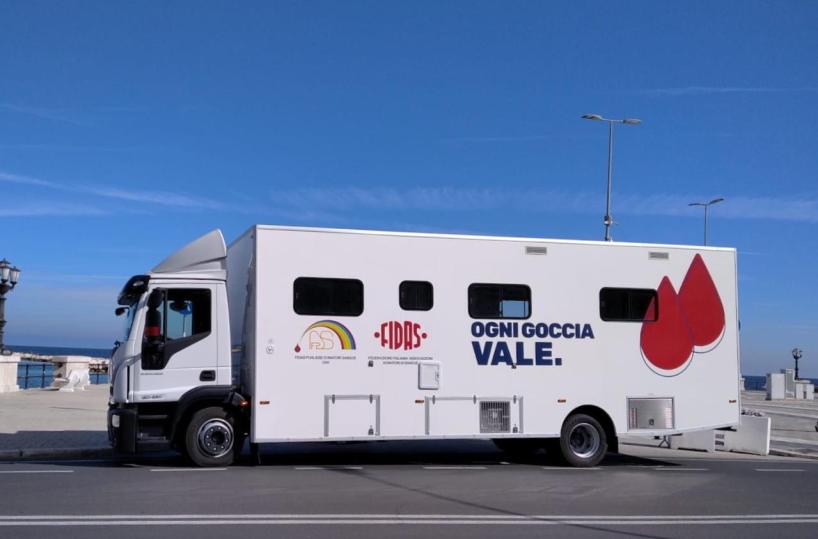 Fidas Pugliese, a Bari la prima raccolta di sangue sulla nuova autoemoteca