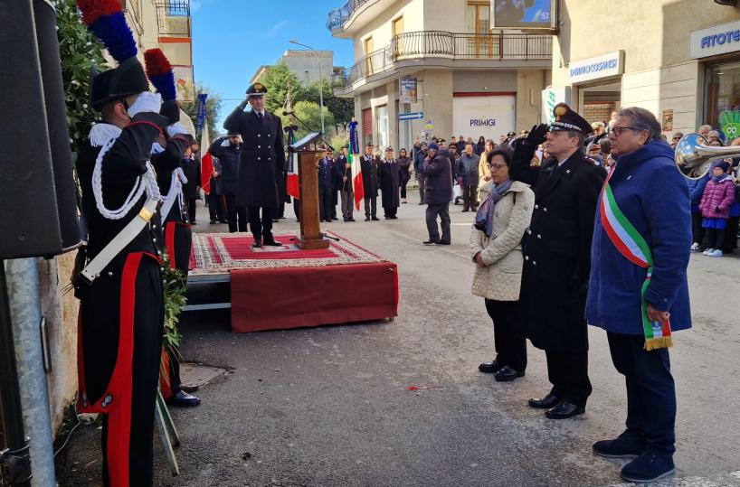 Ceglie Messapica commemora il carabiniere ausiliario Angelo Petracca con la medaglia d'oro al Valor Militare 