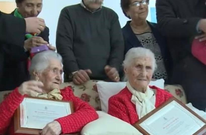 Anzano di Puglia: doppia festa per le gemelle centenarie Francesca e Maria