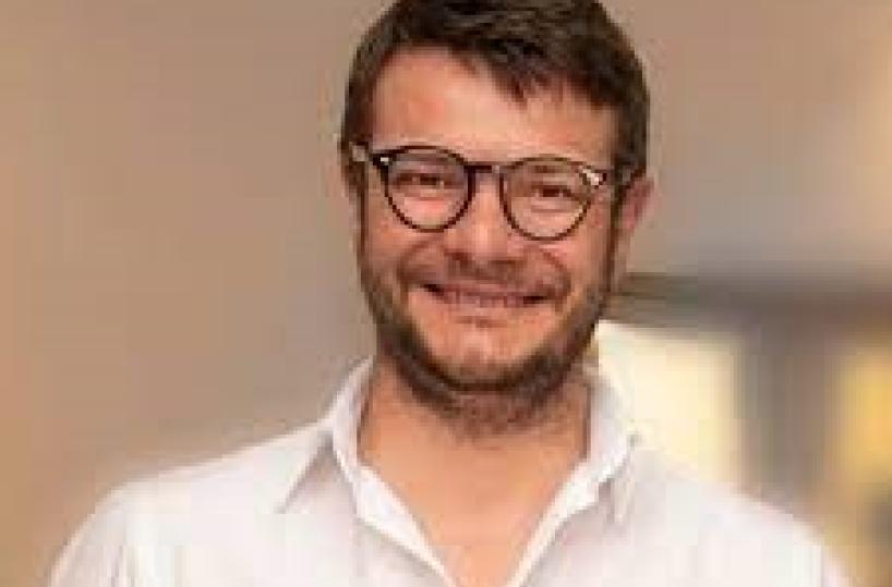 Pd, il candidato De Santis: «Torniamo ad essere partito popolare»