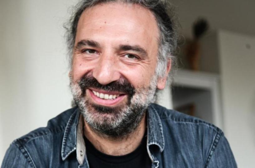 «Piano Solo»: Stefano Bollani in concerto a Bari per la Camerata