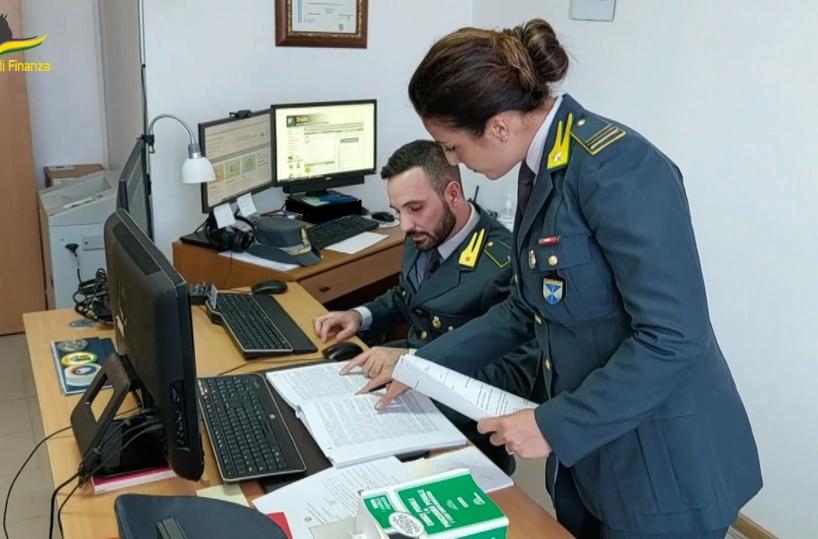 Bonus facciata, sequestrati 750mila euro indebitamente percepiti: indagate 3 persone a Taranto