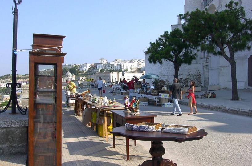 Ostuni: oggi tornano «le zacaredde», antiquariato e non solo