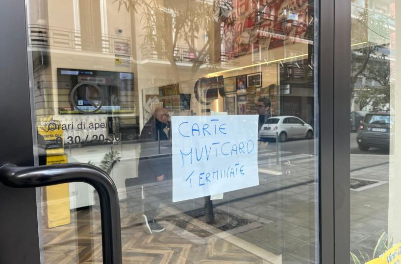 Bari, è caccia al tesoro per le «Muvt» card per gli abbonamenti bus a 20 euro: introvabili