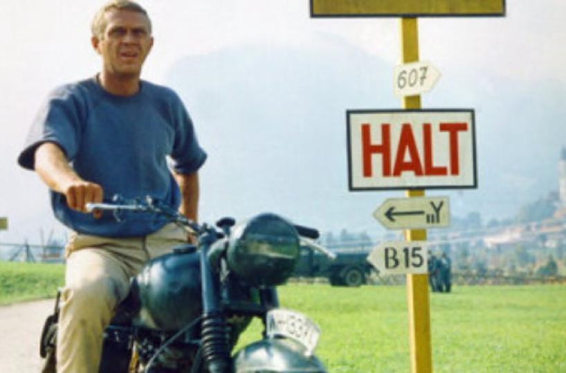 Tra McQueen e Bronson ecco «La grande fuga» un classico dei film di guerra