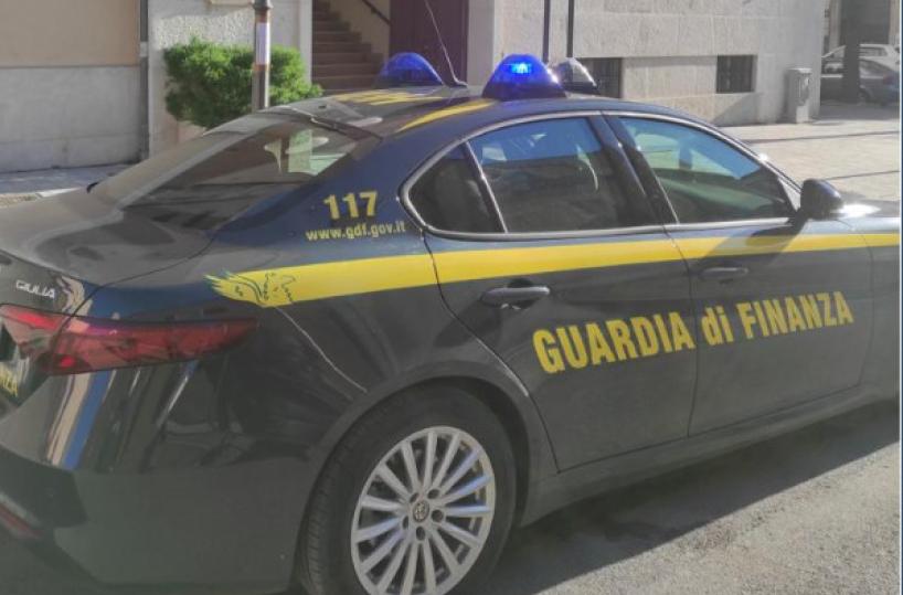 Foggia, controlli GdF durante il Carnevale: sequestrate 9mila maschere