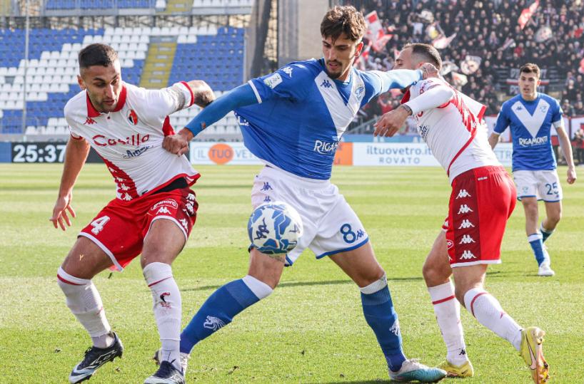 Il Bari vince a Brescia: la trasferta finisce 0-2