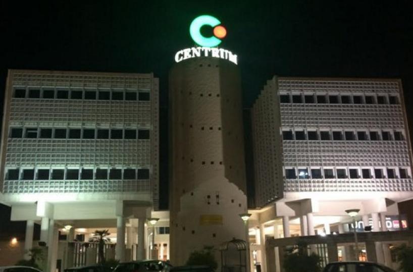 Lecce, svaligiato negozio Unieuro: ladri entrano dalla serranda del parcheggio interrato