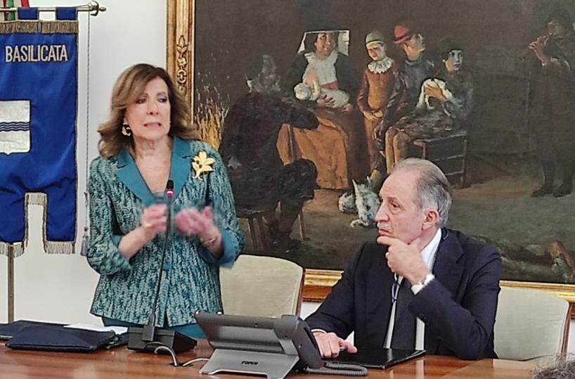 Riforme, Casellati a Potenza: «Burocrazia è "lo stalker" dei cittadini»