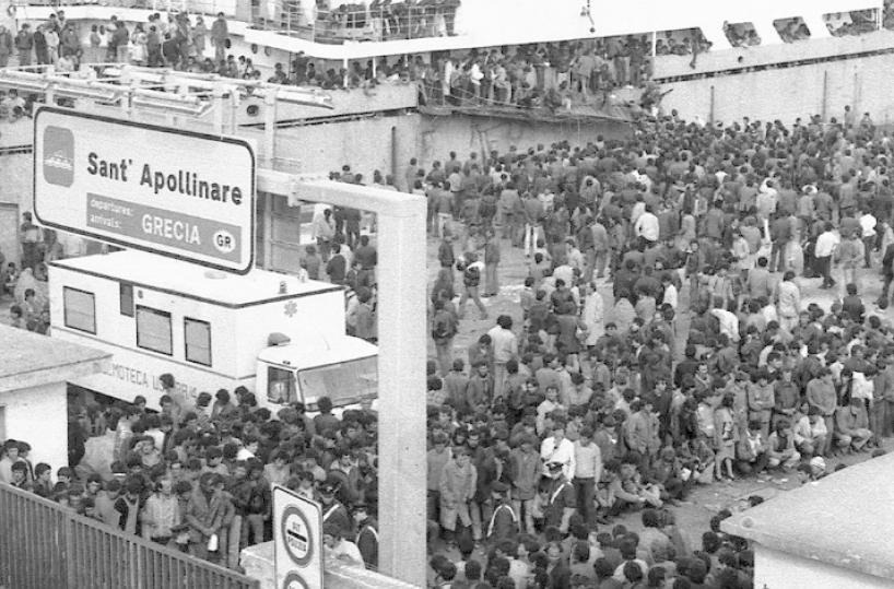 Brindisi, 32 anni fa lo sbarco di 27mila albanesi in città: il ricordo