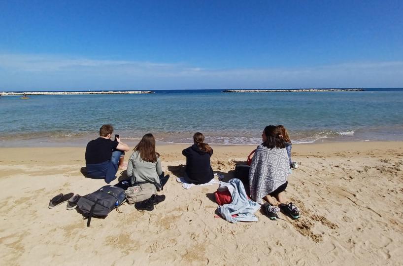 Prima tintarella a Bari, foto Donato Fasano, 2023
