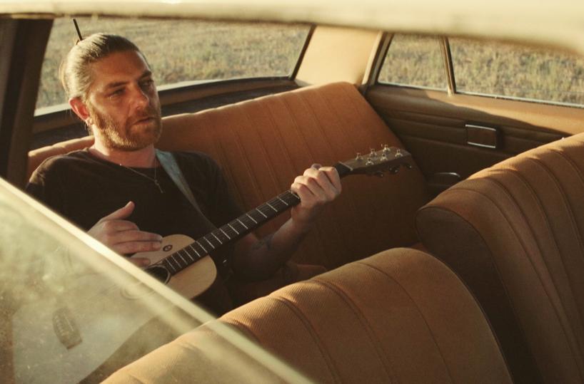 «Dentro lei che dorme», in arrivo il nuovo videoclip del cantautore salentino Marco Ancona