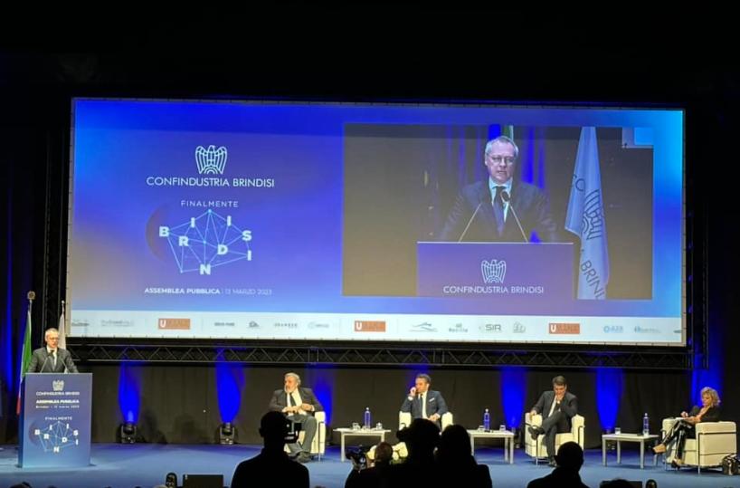 Brindisi, assemblea Confindustria. Ministro Fitto: «Collaborazione leale con Regioni e Comuni»