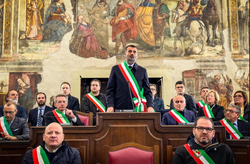 Napoli, Decaro all'assemblea dei sindaci: «Autonomia, con riforma rischio centralismo regionale»