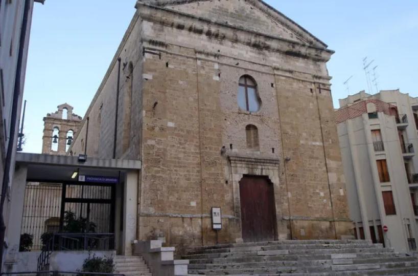Brindisi, furto nella chiesa di San Paolo Eremita: ignoti danneggiano cancello e fuggono col bottino