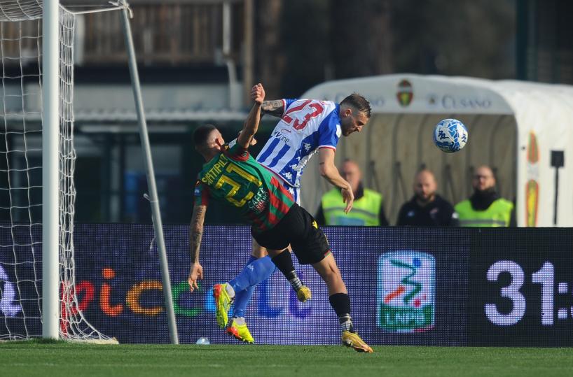 Ternana - Bari 1-0 . Il ko del Bari per colpa di un gol dell'ex "barese" Partipilo 