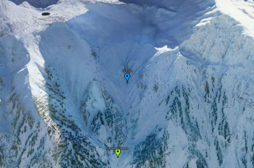 Courmayeur, valanga nel canalone del Vees in val Veny