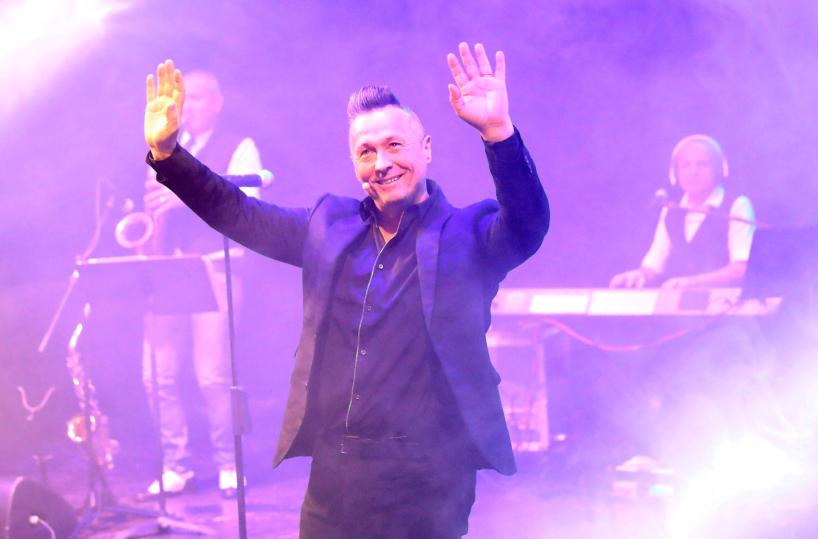 Barletta, lo show di Paolo Belli «Pur di far commedia» arriva al Teatro Curci