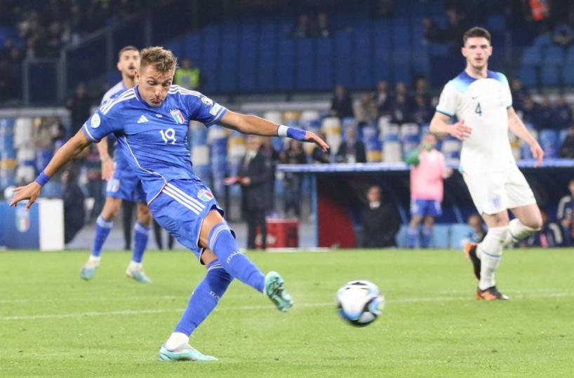 Calcio, Italia ko con l'Inghilterra: non basta il gol di Retegui