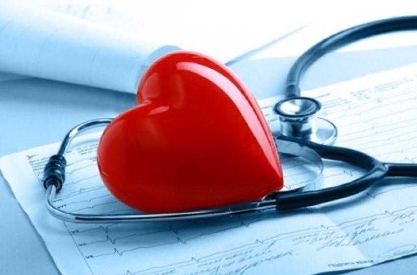Bari, screening cardiologici gratuiti in piazza in clinica mobile