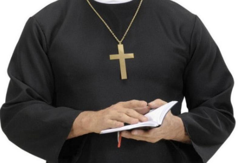 Brindisi, ex sacerdote scomunicato celebra messa in latino