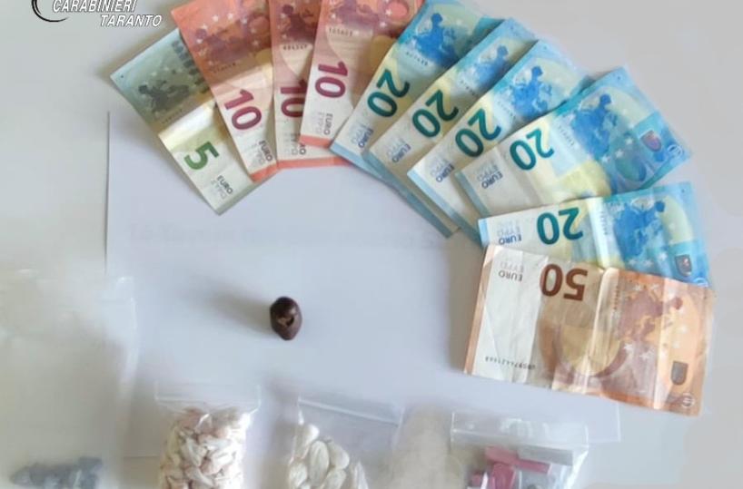 Taranto, vendeva pasticche fuori dalla discoteca, le custodiva negli slip: arrestato 25enne