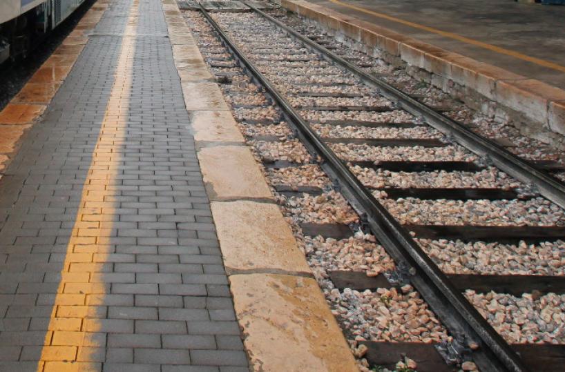 Cede massicciata, traffico ferroviario sospeso tra Corato e Ruvo: per il ripristino lavori tutta la notte
