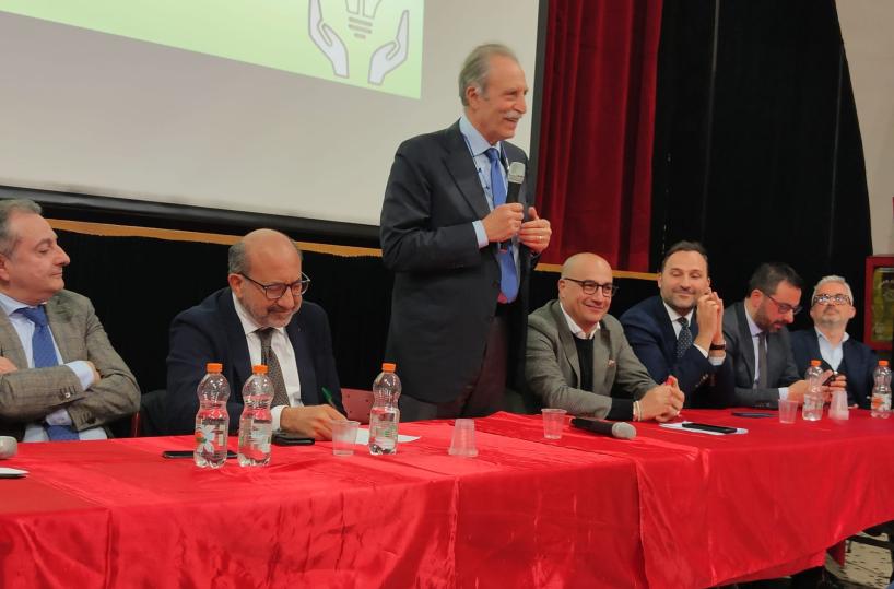 Acqua, Bardi annuncia incontro con Fitto ed Emiliano: «Siamo creditori nei confronti della Puglia»