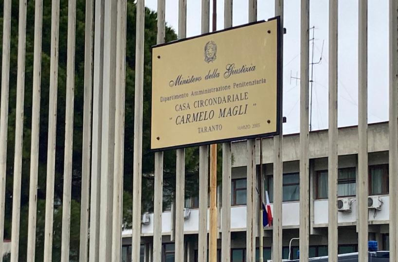 Taranto, cercava di introdurre droga in carcere: arrestata